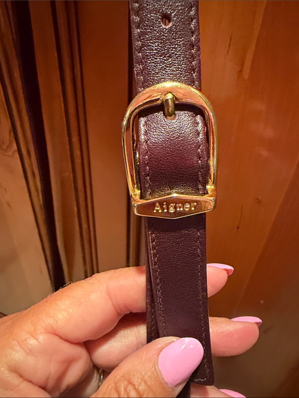 Etienne Aigner Burgundy Leather Crossbody Bag with Gold Tone Hardware - Picture 7 of 7